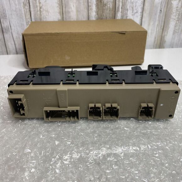 15883322 Front Driver Side Master Power Window Switch Door Lock Mirror Switch - Picture 9 of 12